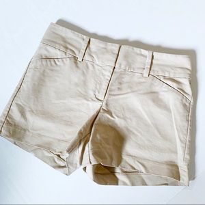 🌺Ann Taylor signature shorts size 6